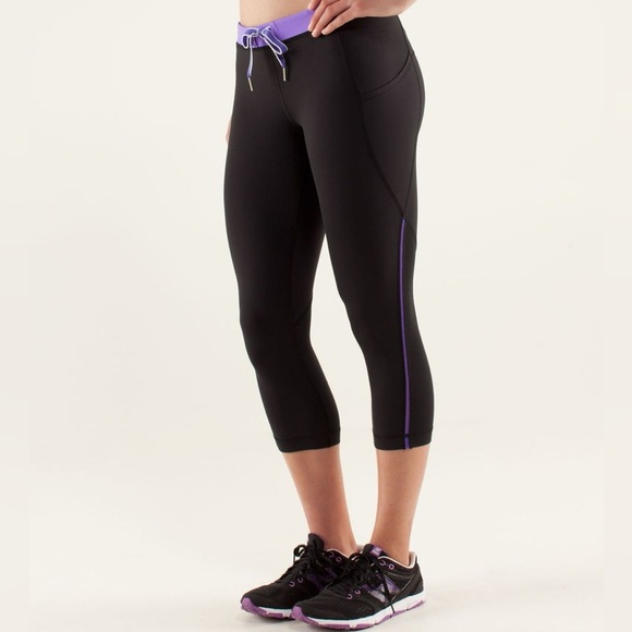 Lululemon Beach Runner Crop Black/Power Purple size 10 - Picture 1 of 7